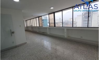 ARRIENDO OFICINA UBICADA EN EL CENTRO DE BUCARAMANGA  COD: 1043