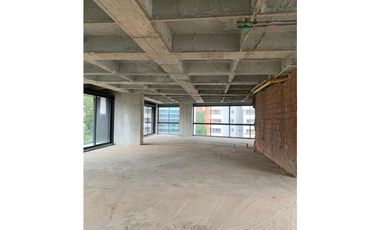 SE ARRIENDA OFICINA POBLADO