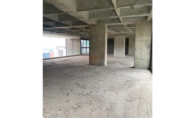 SE ARRIENDA OFICINA POBLADO