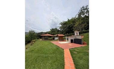 CASA FINCA AMOBLADA PARA LA VENTA UBICADA EN VENECIA-ANTIOQUIA