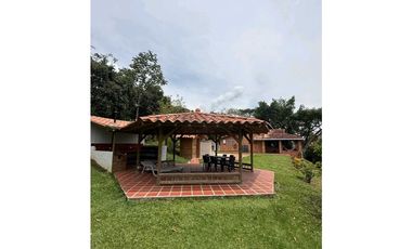 CASA FINCA AMOBLADA PARA LA VENTA UBICADA EN VENECIA-ANTIOQUIA