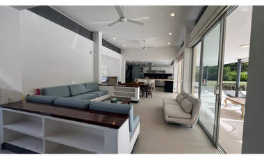 VENDE CASA CAMPESTRE EN VILLETA