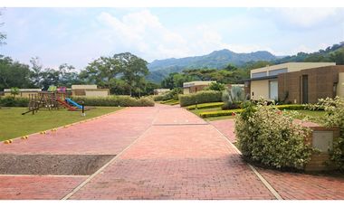 VENDE CASA CAMPESTRE EN VILLETA