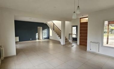 Venta o Alquiler Casa en Santa Catalina Barrio Nautico