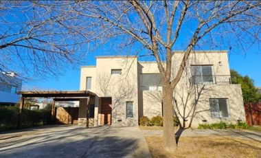 Venta o Alquiler Casa en Santa Catalina Barrio Nautico