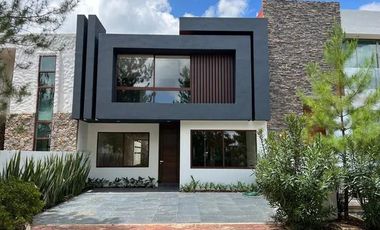 Casa Nueva en Venta – Altozano, Morelia