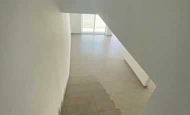 CASA EN VENTA EN CUMBRES SANTORAL II, GARCÍA N.L. – ¡LISTA PARA ESTRENAR!