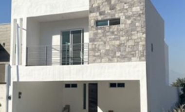 CASA EN VENTA EN CUMBRES SANTORAL II, GARCÍA N.L. – ¡LISTA PARA ESTRENAR!