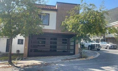 CASA AMUEBLADA EN RENTA, PEDREGAL SAN AGUSTIN, ESCOBEDO
