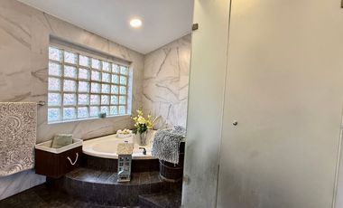 Casa residencial en VENTA en Marfil con Alberca