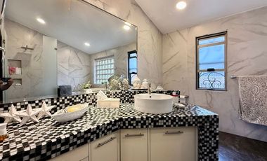 Casa residencial en VENTA en Marfil con Alberca