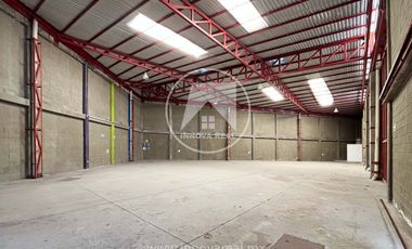 Bodegas Comerciales en San Miguel Xochimanga