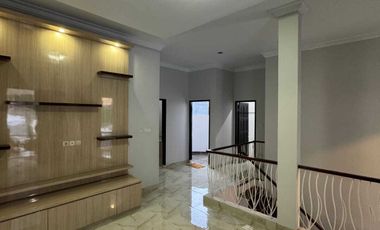 Rumah Baru 3 Lt Cluster Strategis Dekat Stasiun Lenteng Agung Murah