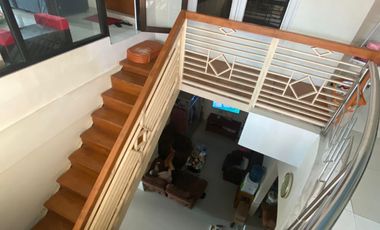 Rumah dekat Kampus 3 Lantai