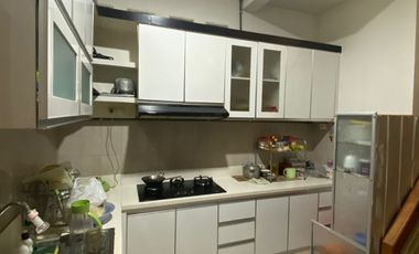 rumah dua lantai di Jl perjuangan cirebon