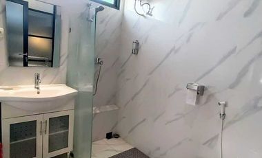 Sewa Rumah Cluster Modern 4 Kamar Tidur di Jati Padang Furnished