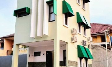 Sewa Rumah Cluster Modern 4 Kamar Tidur di Jati Padang Furnished