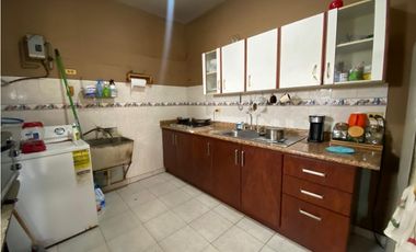 PARQUE LEFEVRE / SANTA ELENA / 285M / 2 LOCALES EN PLANTA BAJA