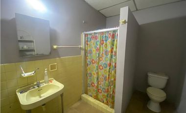 PARQUE LEFEVRE / SANTA ELENA / 285M / 2 LOCALES EN PLANTA BAJA