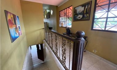 PARQUE LEFEVRE / SANTA ELENA / 285M / 2 LOCALES EN PLANTA BAJA