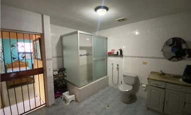 PARQUE LEFEVRE / SANTA ELENA / 285M / 2 LOCALES EN PLANTA BAJA