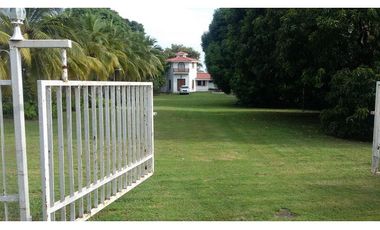 CORONADO / 2475m2 / $727.00 X M2 / CASA CON TERRENO FRENTE AL MAR