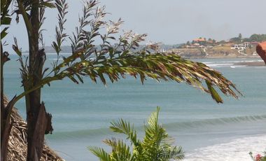 CORONADO / 2475m2 / $727.00 X M2 / CASA CON TERRENO FRENTE AL MAR