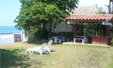 CORONADO / 2475m2 / $727.00 X M2 / CASA CON TERRENO FRENTE AL MAR