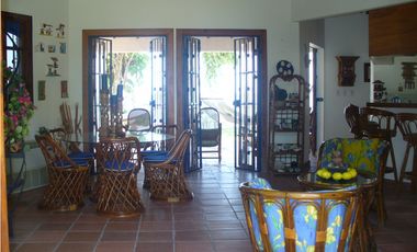 CORONADO / 2475m2 / $727.00 X M2 / CASA CON TERRENO FRENTE AL MAR