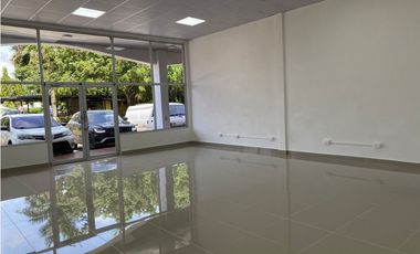 ALBROOK / LOCAL / 75M / DIVISIONES / CON ACABADOS / SOBRE VIA  YH