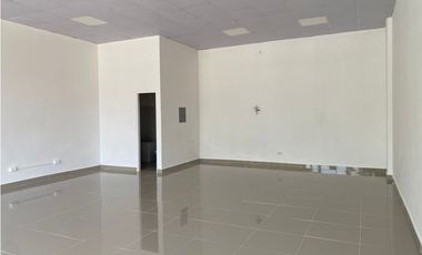 ALBROOK / LOCAL / 75M / DIVISIONES / CON ACABADOS / SOBRE VIA  YH