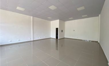 ALBROOK / LOCAL / 75M / DIVISIONES / CON ACABADOS / SOBRE VIA  YH