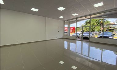 ALBROOK / LOCAL / 75M / DIVISIONES / CON ACABADOS / SOBRE VIA  YH