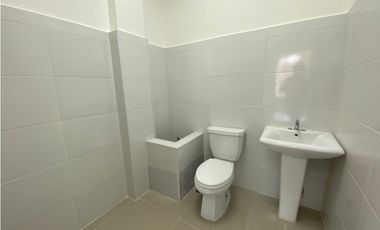 ALBROOK / LOCAL / 75M / DIVISIONES / CON ACABADOS / SOBRE VIA  YH