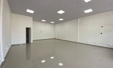 ALBROOK / LOCAL / 75M / DIVISIONES / CON ACABADOS / SOBRE VIA  YH