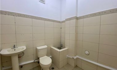 ALBROOK / LOCAL / 75M / DIVISIONES / CON ACABADOS / SOBRE VIA  YH