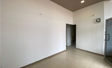 ALBROOK / LOCAL / 75M / DIVISIONES / CON ACABADOS / SOBRE VIA  YH