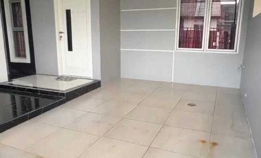 Rumah rapih cantik siap huni di palem semi karawaci dekat toll