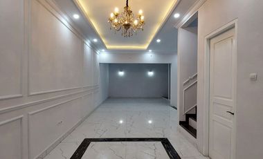 Rumah baru mewah 3 lantai selangkah ke tol