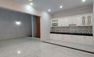 Rumah baru mewah 3 lantai selangkah ke tol