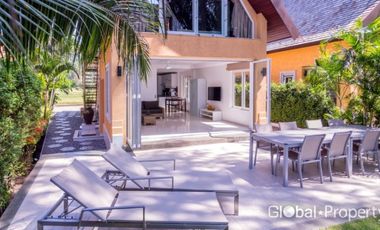 Absolute Beachfront Villa with 4 Bedrooms