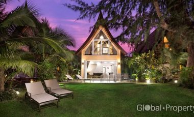 Absolute Beachfront Villa with 4 Bedrooms