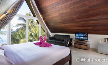 Absolute Beachfront Villa with 4 Bedrooms