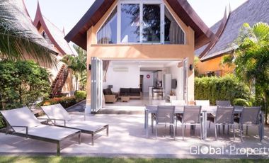 Absolute Beachfront Villa with 4 Bedrooms