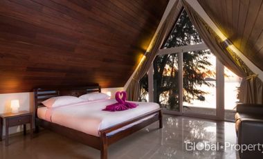 Absolute Beachfront Villa with 4 Bedrooms