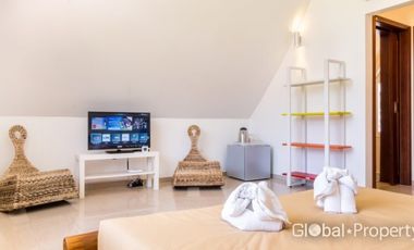 Absolute Beachfront Villa with 4 Bedrooms