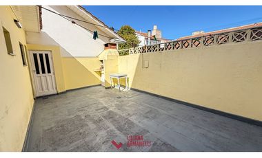 CHALET 4 AMBIENTES + DEPTO 2 AMBIENTES. CONSTITUCION.