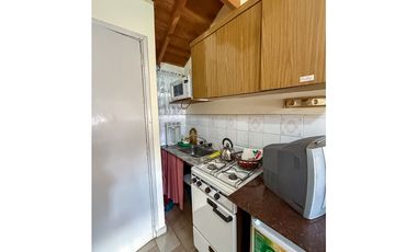 CHALET 4 AMBIENTES + DEPTO 2 AMBIENTES. CONSTITUCION.