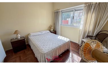 CHALET 4 AMBIENTES + DEPTO 2 AMBIENTES. CONSTITUCION.