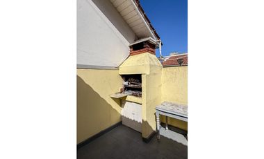 CHALET 4 AMBIENTES + DEPTO 2 AMBIENTES. CONSTITUCION.